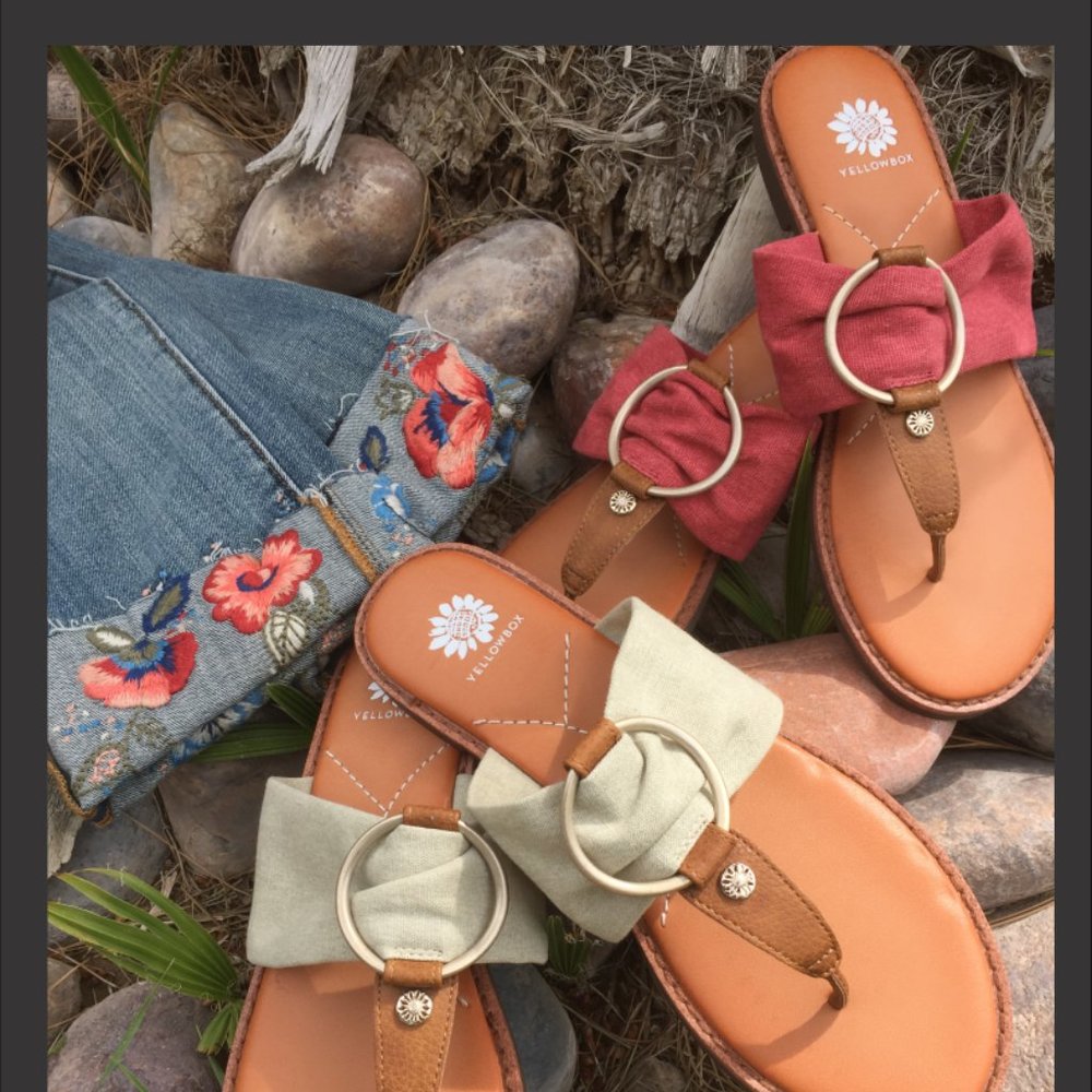 🆕❤️Yellow Box Linen Flat Sandal in Coral